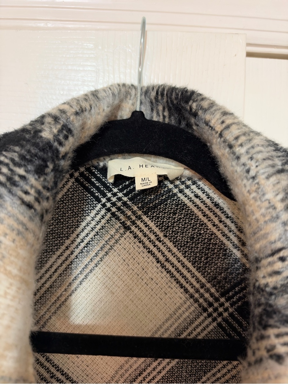 La Hearts Black and Cream Plaid Shacket - Size Medium/Large - Picture 3 of 6